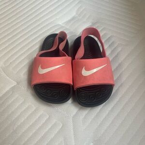 Nike Pink and Black Kids' Slide Sandals with Heel Strap